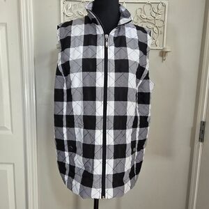 ⭐️Alia Black and White Plaid Button-Up Vest Size 14